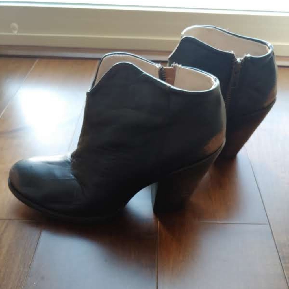 Freebird Detroit Booties Size 8